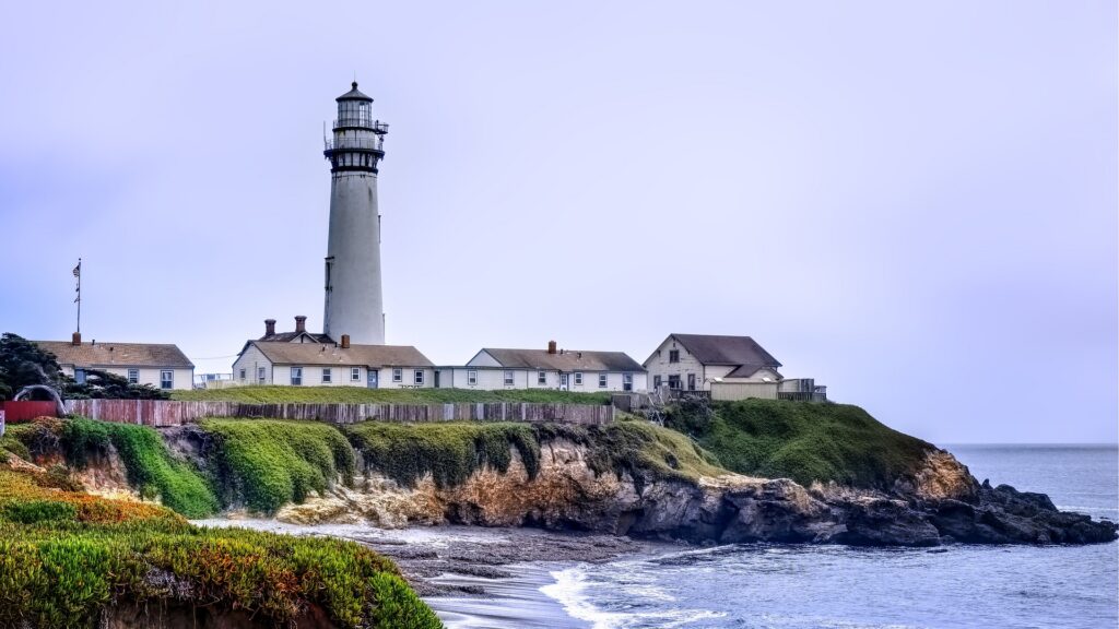 Iulian ursache lighthouse 5504906